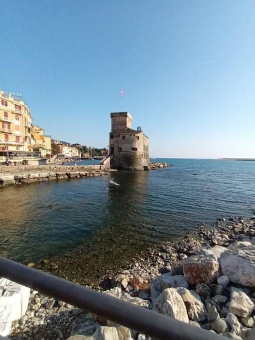Appartamento Con Stupenda Vista Mare Zona Bristol Рапалло Экстерьер фото