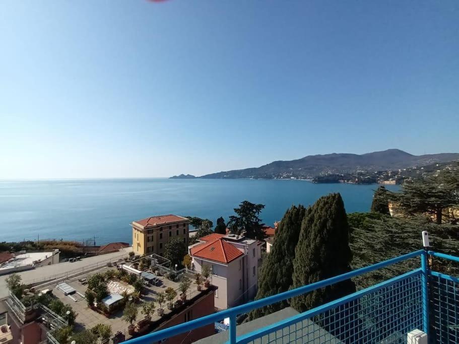 Appartamento Con Stupenda Vista Mare Zona Bristol Рапалло Экстерьер фото