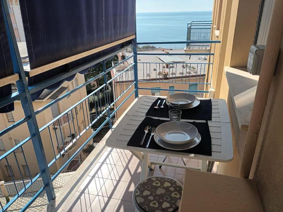 Appartamento Con Stupenda Vista Mare Zona Bristol Рапалло Экстерьер фото