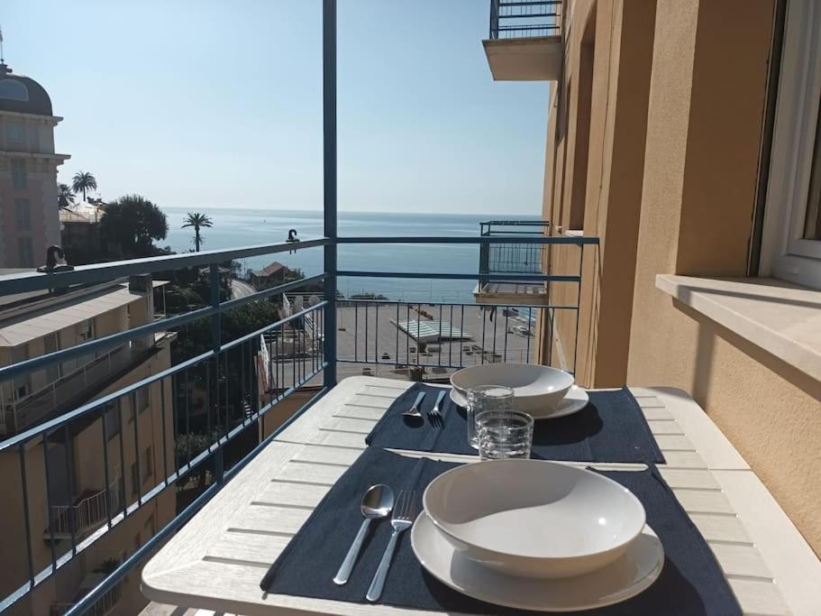 Appartamento Con Stupenda Vista Mare Zona Bristol Рапалло Экстерьер фото
